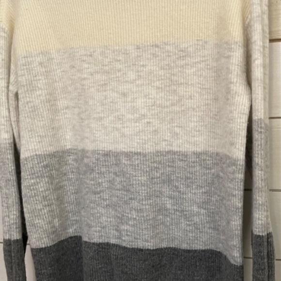 Women’s Talbots Multi Color Sweater Size P. L Made In Jordan Soft Warm Cozy - Picture 3 of 6